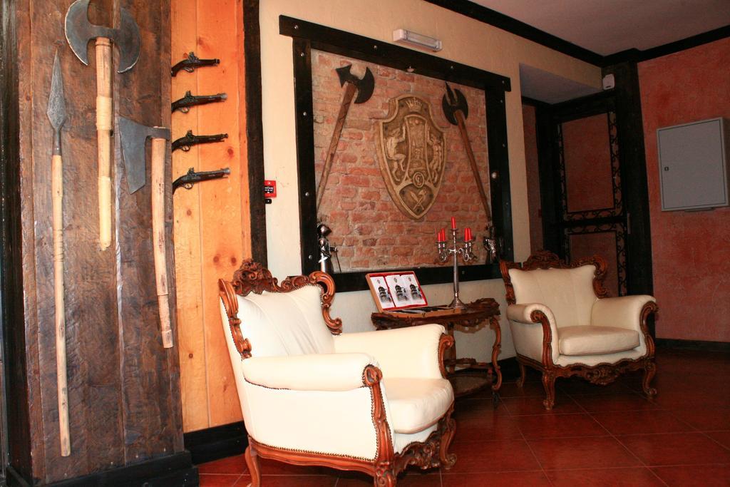Castelul Lupilor Hotel Chimindia Exterior photo