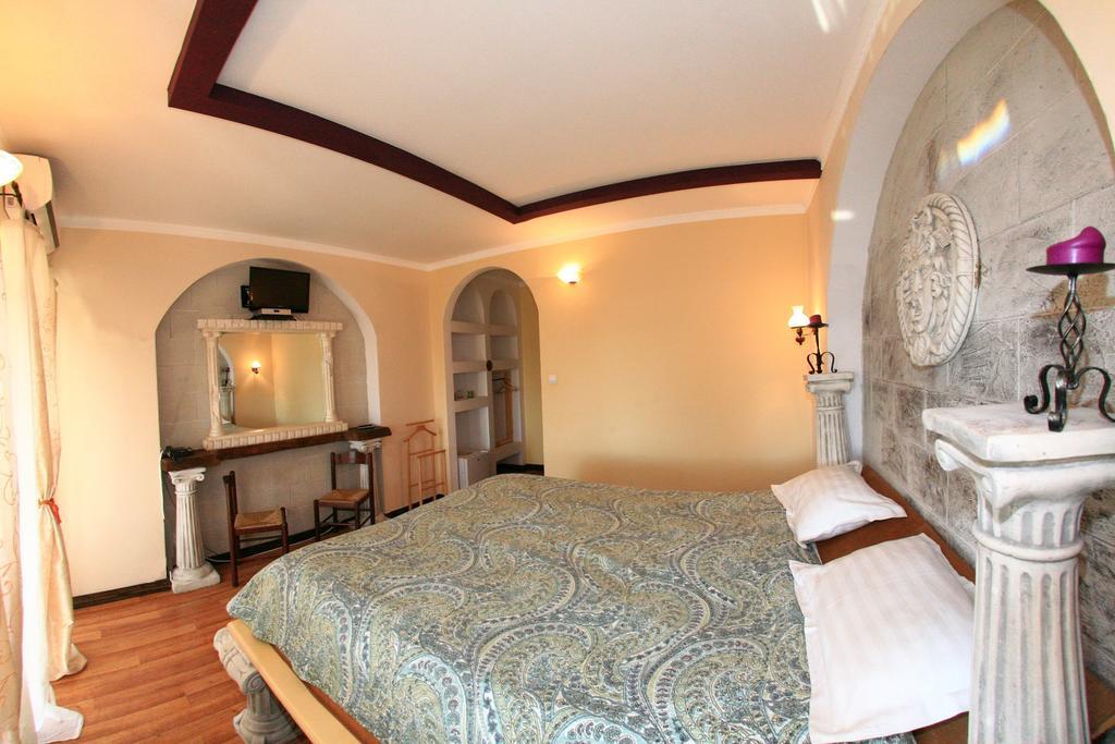 Castelul Lupilor Hotel Chimindia Room photo